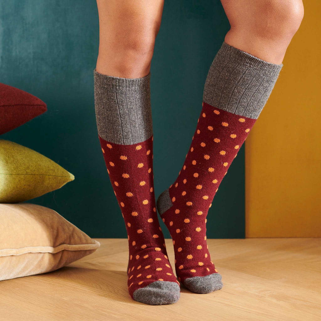 KNEE SOCKS - lambswool - women's - dots - plum/peach - CASE SIZE 3