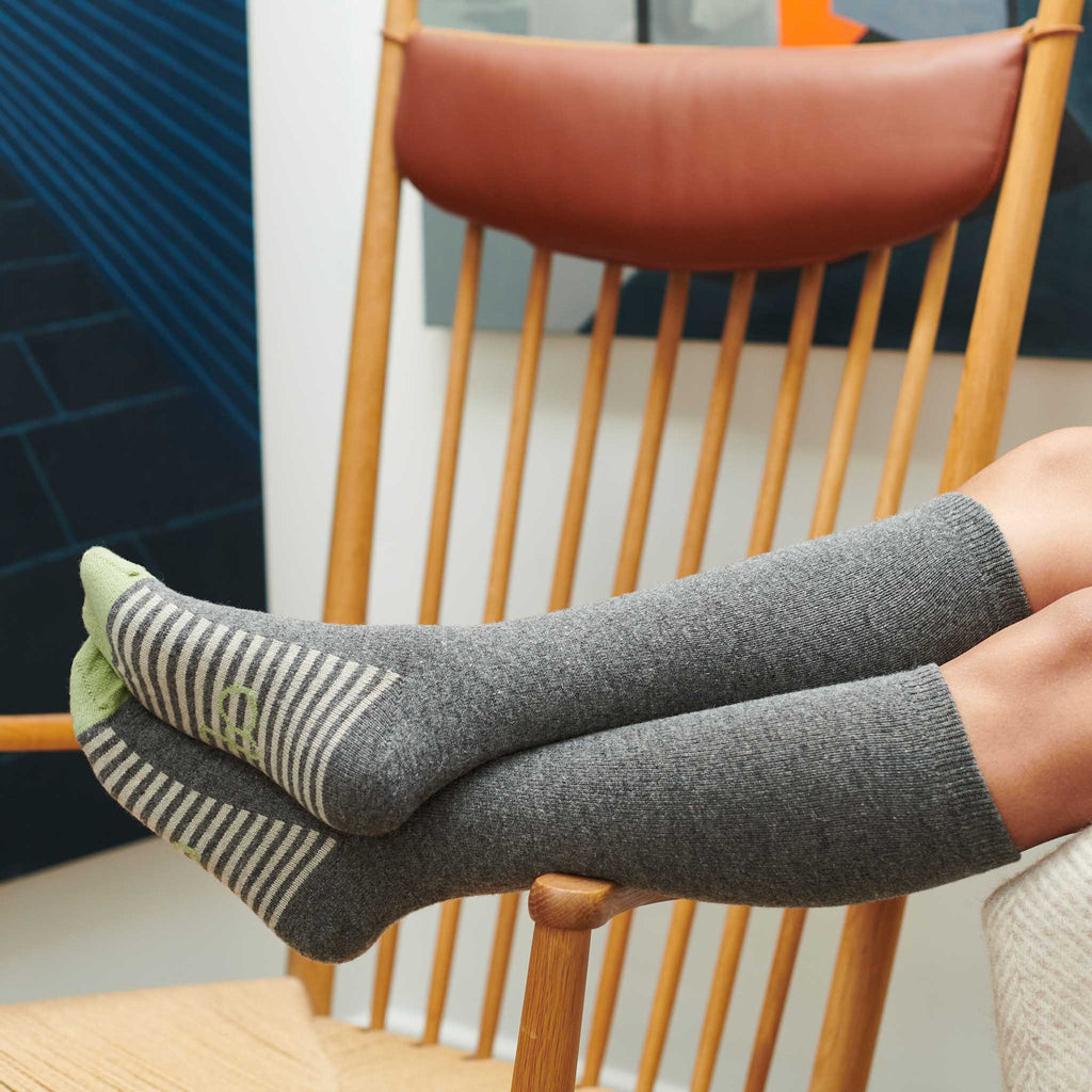 KNEE SOCKS - lambswool - women's - striped sole - grey - CASE SIZE 3